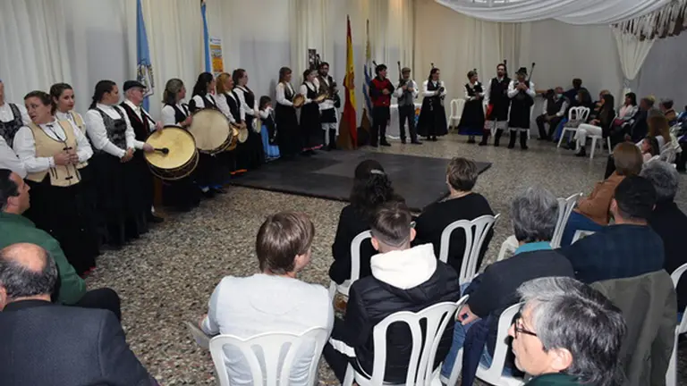 Uru.Valle Mi&ntilde;or-salon-todos