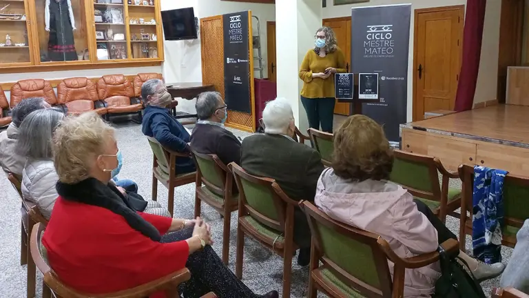 Cine Mestre Mateo. A Virxe Roxa. Sevilla