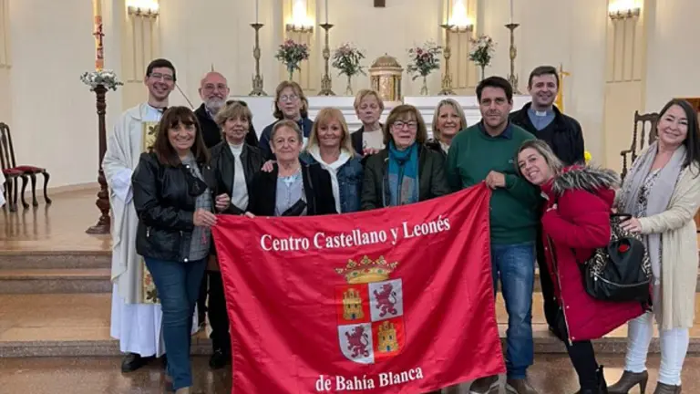 cast_y_leon_bahia_misa_15_aniv_24_4_22_5