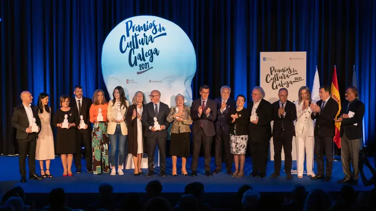 O titular do Goberno galego en funci&oacute;ns, Alberto N&uacute;&ntilde;ez Feij&oacute;o, acompa&ntilde;ado polo conselleiro de Cultura, Educaci&oacute;n e Universidade en funci&oacute;ns, Rom&aacute;n Rodr&iacute;guez, participa na entrega dos Premios da Cultura Galega 2021. CGAC (Santiago de Compostela) , 07/05/22.