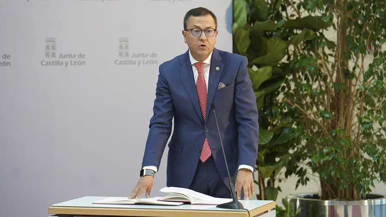 TOMA POSESION FERNANDO RUBIO