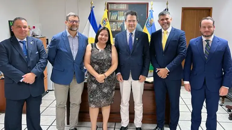 CONSULES CONDECORADOS EN LECHERIA 2022 1