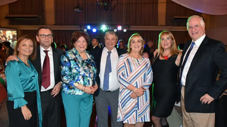 Uru.autoridades-claveles