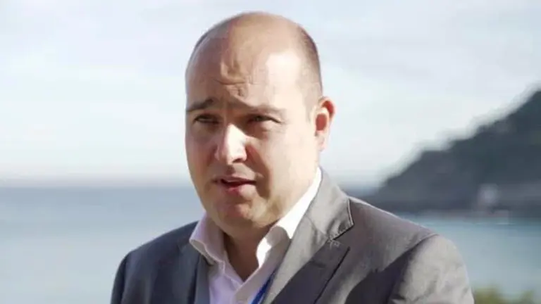 Gorka Alvarez. Portada