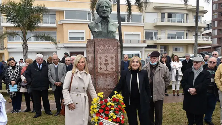 Uru.Dia Galicia argimon-rosaia-charo