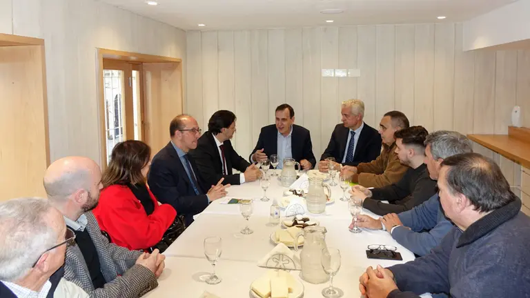 Ayudas equipamientos y obras