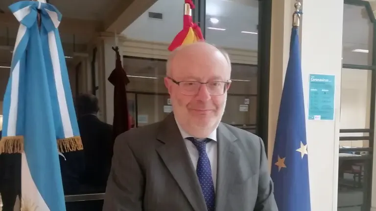 Cónsul General Fernando García Casas 3