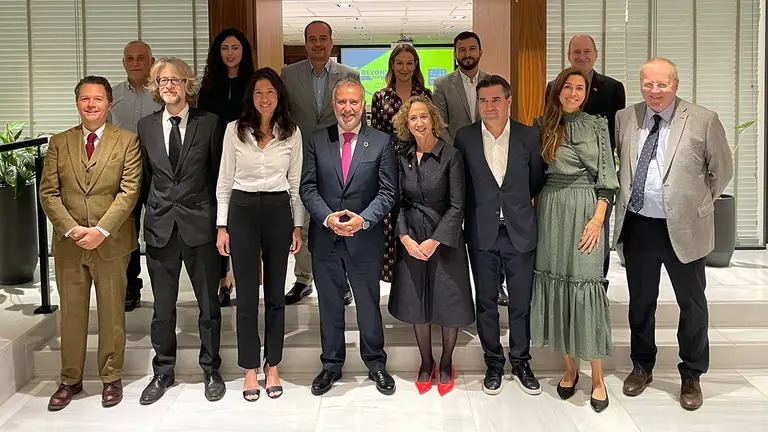 Torres en Londres-Beyond the Wharf