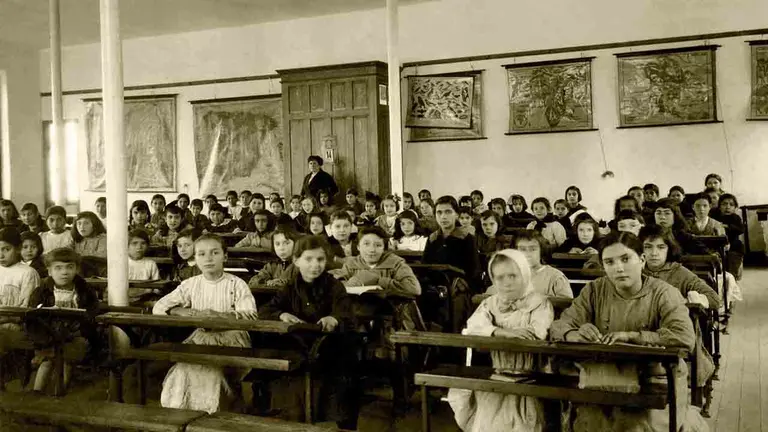 CCG-Escola de Nenas en 1908