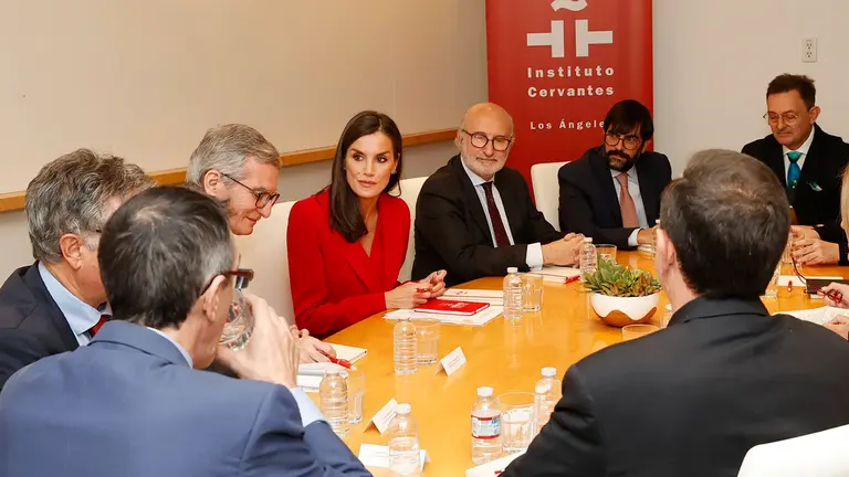 Reina en Los Angeles-Reunion trabajo 1