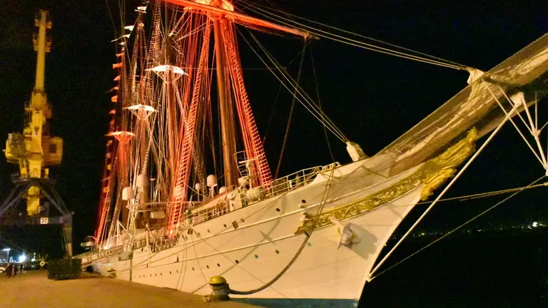 El Elcano en Montevideo