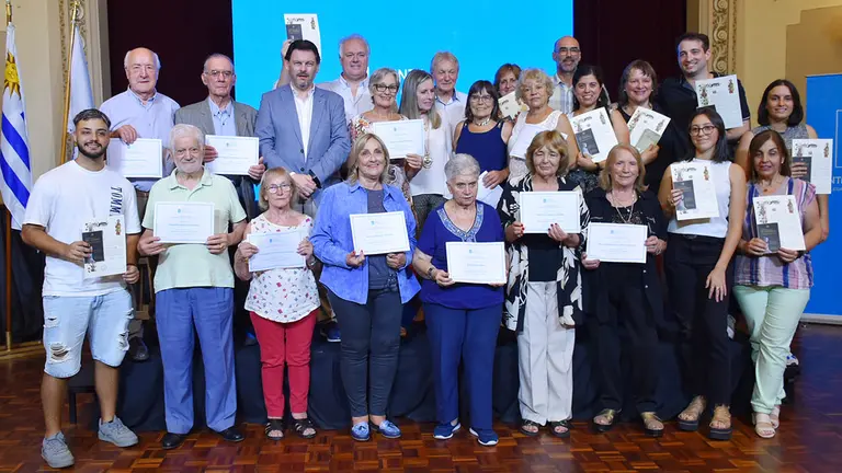 Miranda Entrega Compostelas  y diplomas Uruguay 2
