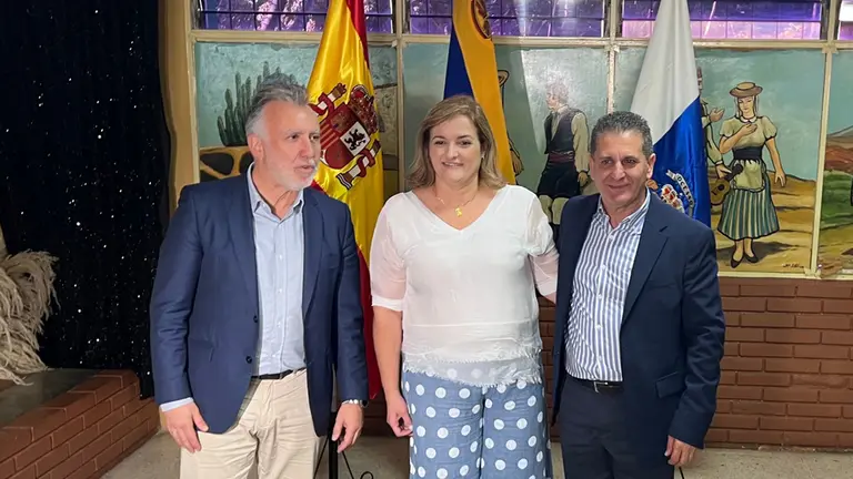 Arelis Marante con el presidente y Zamora Padrón