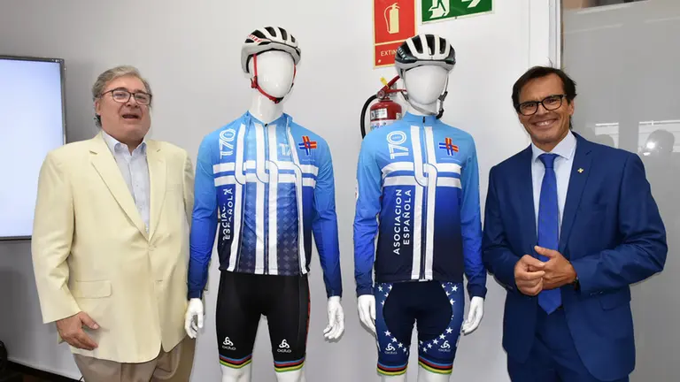 gerente y presidente de AE