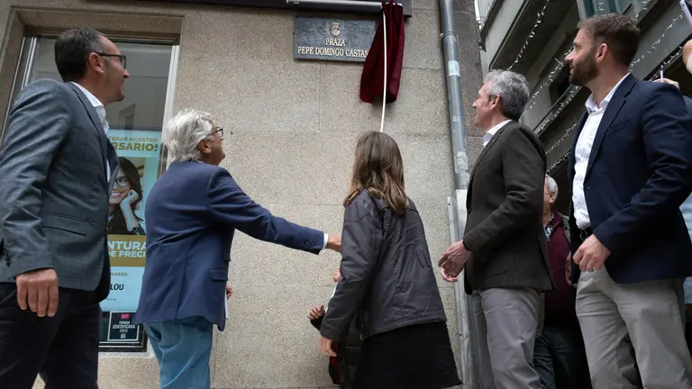 O presidente da Xunta, Alfonso Rueda, asiste ao acto con motivo do nomeamento en Padr&oacute;n dunha praza dedicada ao xornalista Pepe Domingo Casta&ntilde;o.   25/03/23.