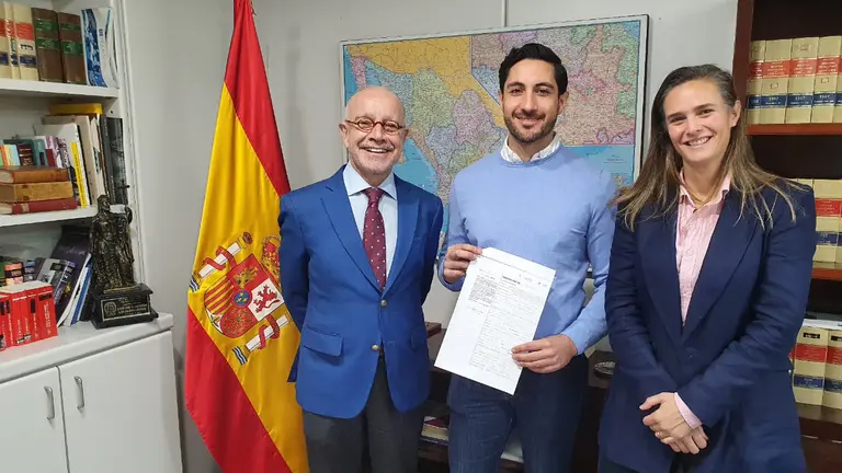 Cónsul de MEXICO PRIMERA INSCRIPCIÓN DE NACIMIENTO LEY DE MEMORIA DEOCRATICA