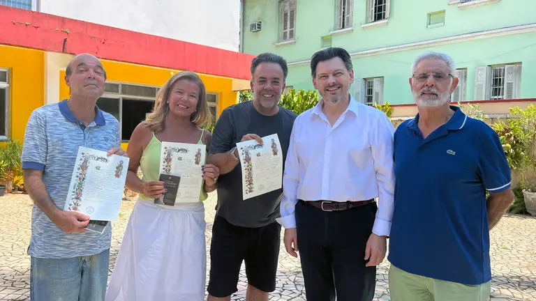 Miranda-entrega diplomas en Santos