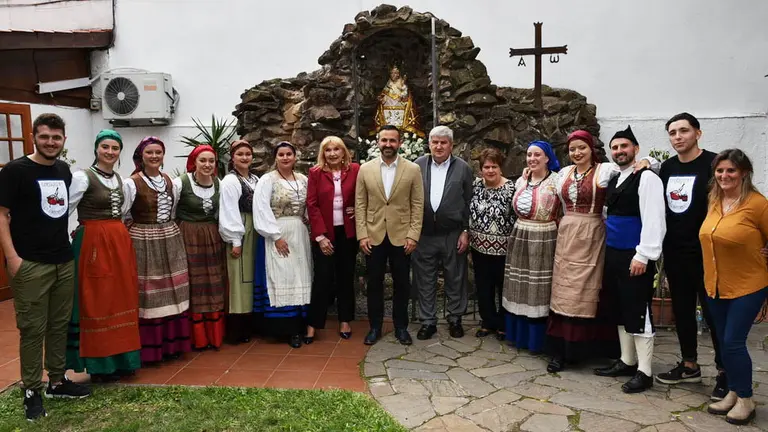 Uru.Bollu preñao 53