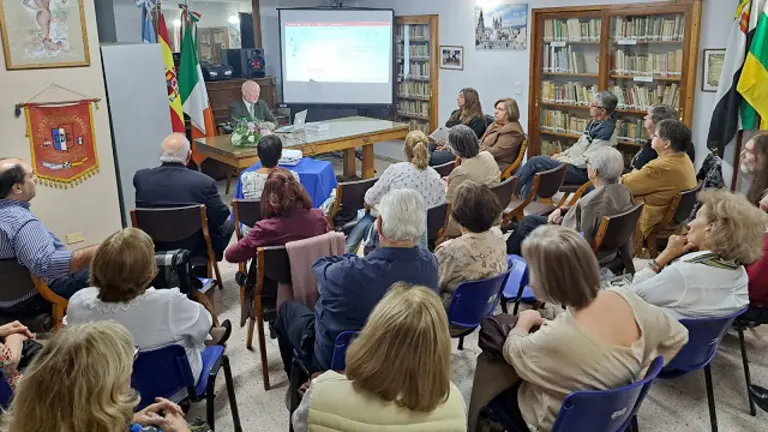 santa_rosa_charla_irlandeses_20_4_23_3