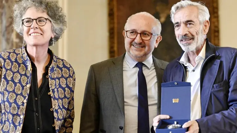 Uru.Galardon a Imanol Arias 1