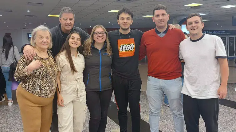 Arg.-Recibimiento Raices