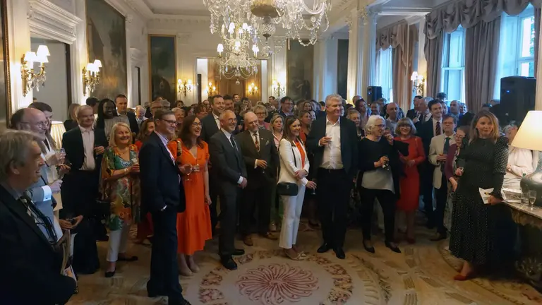 Londres-Embajada British Society