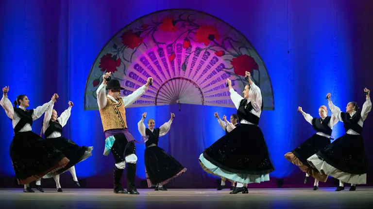 FESTIVAL FOLCLÓRICO 32