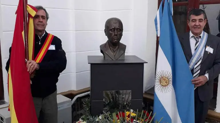 Busto Favarolo en Zárate 3