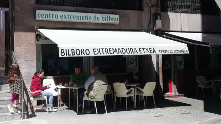 centro extremeño bilbao - fachada