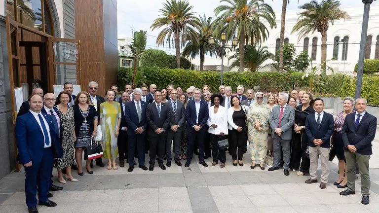 Clavijo-Cuerpo consular