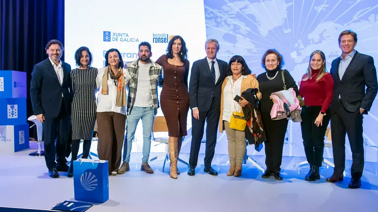 O titular do Executivo galego, Alfonso Rueda, acompañado do secretario xeral da Emigración, Antonio Rodríguez Miranda, clausura Encontro Retorno Emprendedor. Rede programa MERLO.