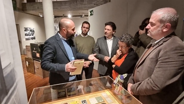 MirandaExposición As Xeracións do Montserrat 2