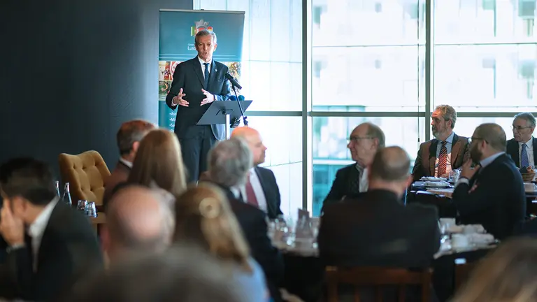 O presidente da Xunta, Alfonso Rueda, participa no almorzo da Cámara de Comercio e Industria luso-española (CCILE) sobre o éxito das relacións económicas e empresariais da Eurorrexión Galicia-Norte de Portugal. Vilanova da Gaia, 19/12/23.