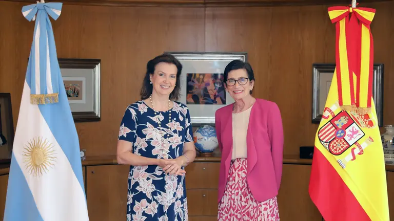 Embajadora-Canciller argentina 1