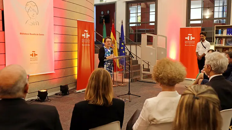 CCG en Curitiba-inauguracion biblioteca rosalia de castro 1