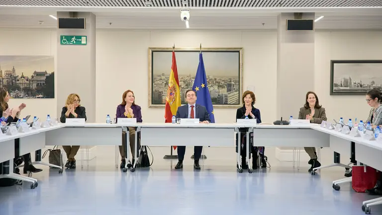 Albares-Acto Mujer 1