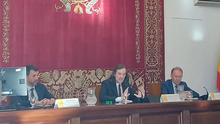 Presentacion del libro en Escuela Diplomatica 2