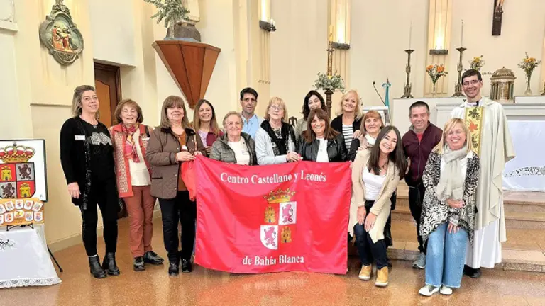 cast_y_leon_bahia_misa_22_4_24_3