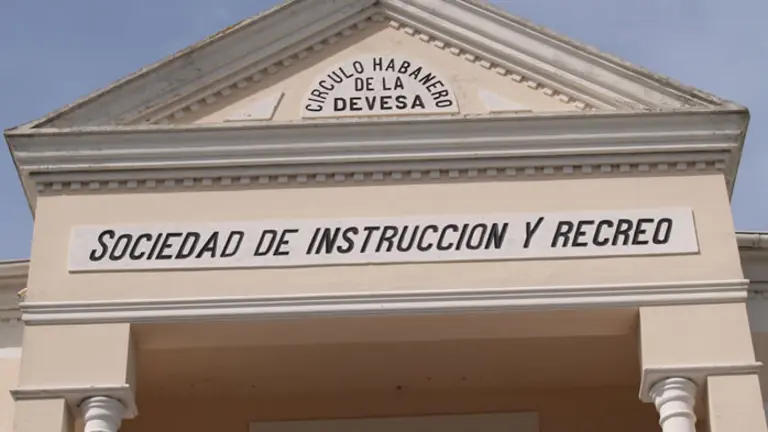 Circulo Habanero da Devesa-Escuela en Devesa 2