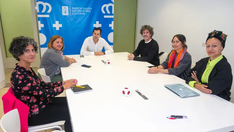 12,00 h.-           O director da Axencia Galega das Industrias Culturais, Jacobo Sutil, reunirase coa delegación de compañías galegas que participrán na videira edición da feira danza Tanzmesse de Düsseldorf. foto xoán crespo