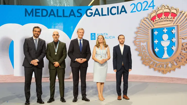 O presidente da Xunta de Galicia, Alfonso Rueda, acompañado dos membros do Executivo autonómico, preside a cerimonia de Entrega das Medallas de Galicia 2024. Museo de Galicia (Santiago), 24/7/24.