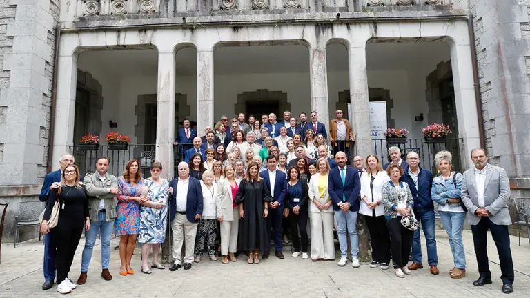 Presidenta casas Cantabria Limpias 01