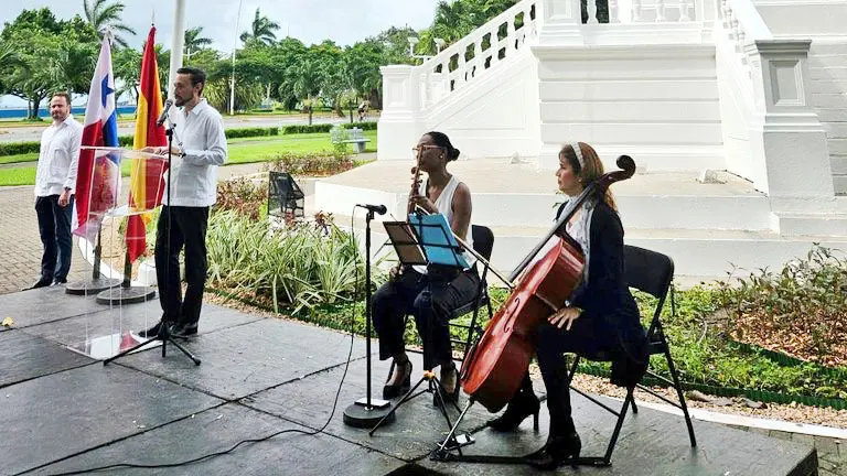 Panama-Homenaje Embajada 1