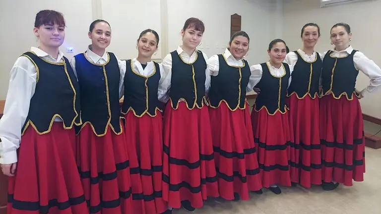 bolivar_cast_y_leon_family_search_14_9_24_3