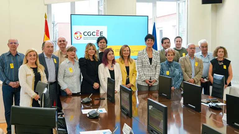 Elma Saiz con Comision Socioalaboral y de Derechos Civiles 1