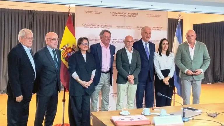 Arg.Foto de Grupo de la reunión
