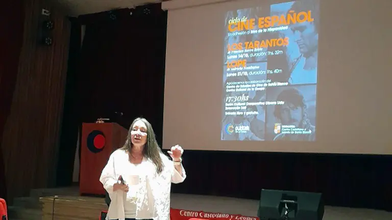 cast_y_leon_bahia_cine_1_14_10_24