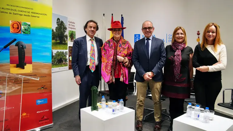 FOTO DE TODOS LOS PARTICIPANTES PRESENTES Y CARTEL