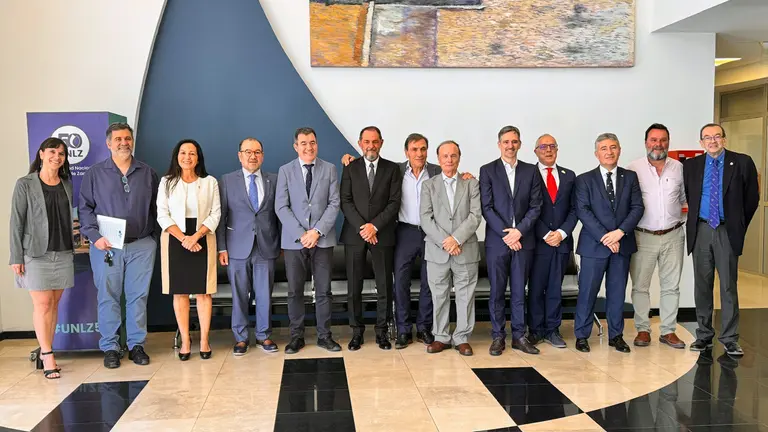 En Universidad Lomas de Zamora 1