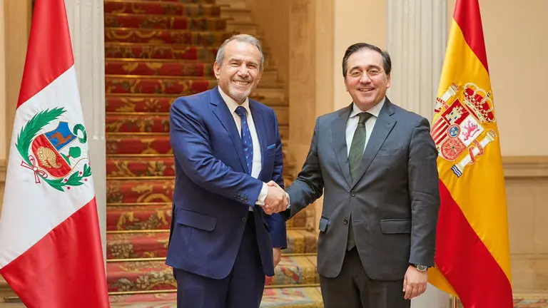 Albares-ministro Peru 1